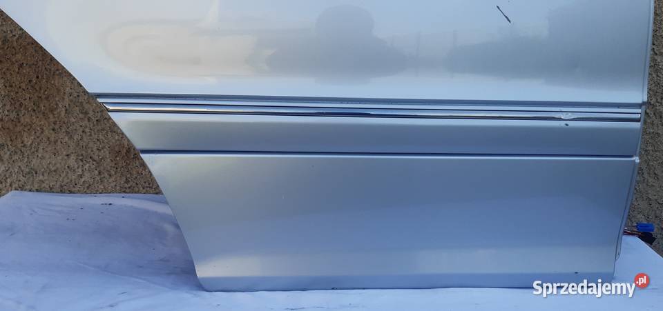 DRZWI PRAWY TYŁ MERCEDES W203 LIFT KOMBI części blacharskie dolnośląskie Mielęcin