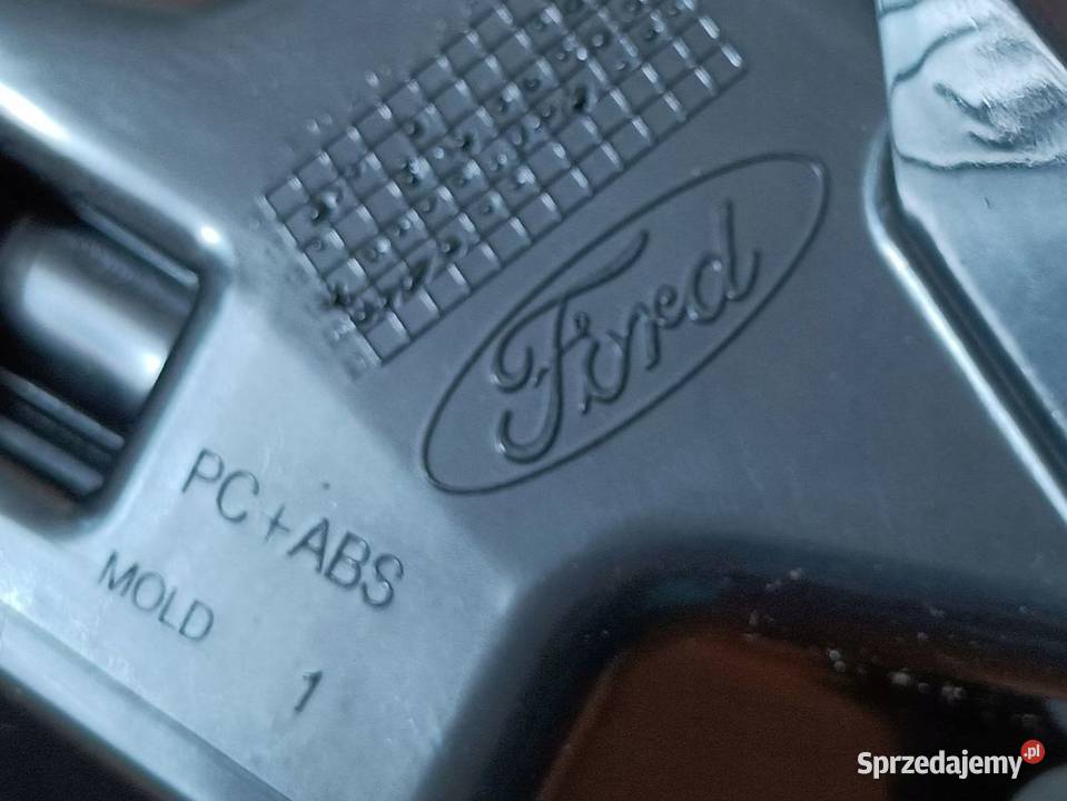 FORD FOCUS 18 ŚLIZG MOCOWANIE ZDERZAKA LEWY Pozostałe Pleszew