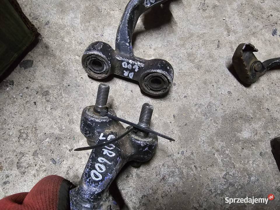 Suzuki DR 600 650 sety podnóżki kierowcy prawy Jelenia Góra