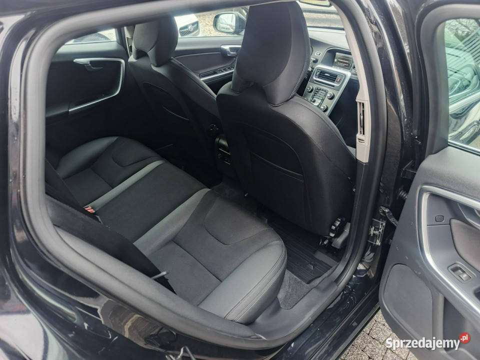 Volvo V60 Niemcy Dobrze wyposażone I 20102018 Rok produkcji 2013 lubelskie Chełm