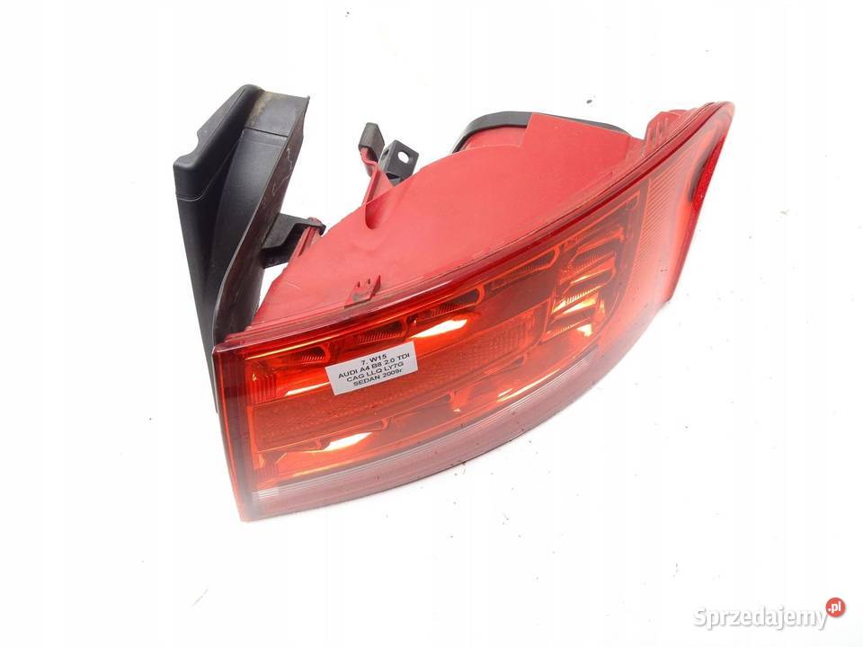 LAMPA PRAWY TYŁ PRAWA TYLNA W BŁOTNIK 8K5945096B osobowe