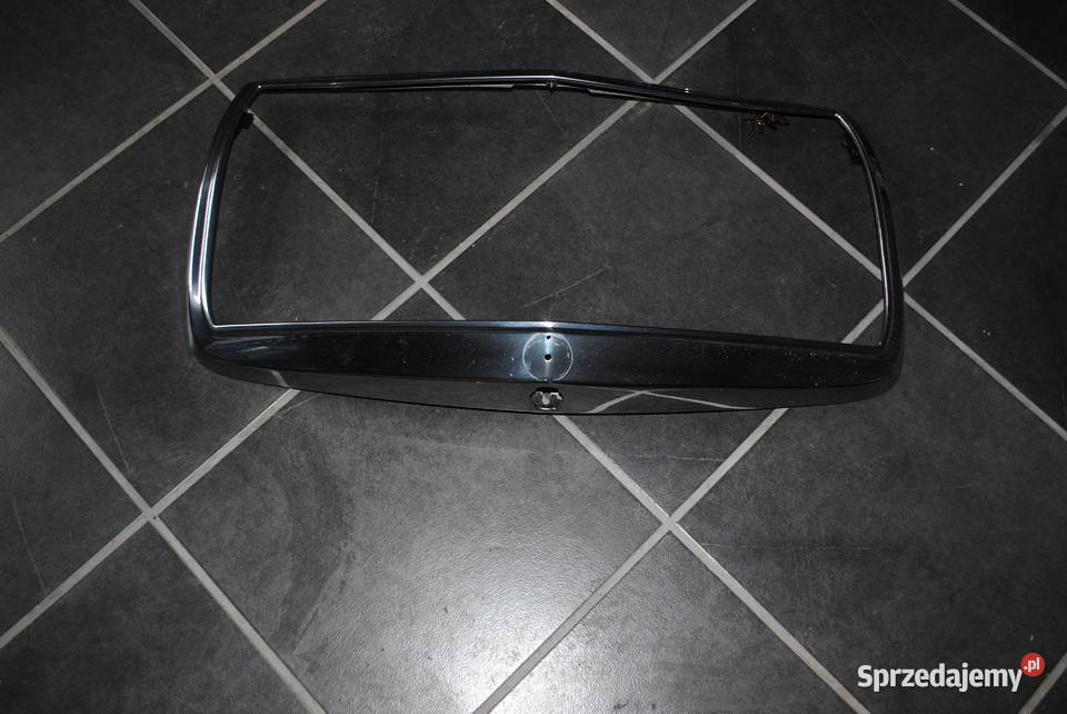 Grill atrapa ramka Mercedes beczka W 123 Błonie
