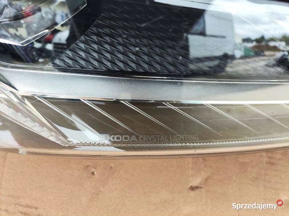 SKODA SUPERB IV 3P1 FULL LED LAMPA PRAWA PRZÓD