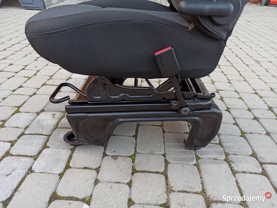 RENAULT MASTER III 3 Fotel pasażera stelaż 2023r Rok produkcji 2023 Bolesławiec
