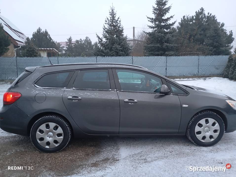 Opel Astra 2011 14 benzyna 16V Hak Łódź