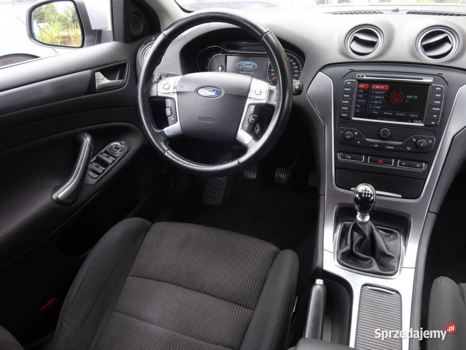 Ford Mondeo 20 TDCi srebrny