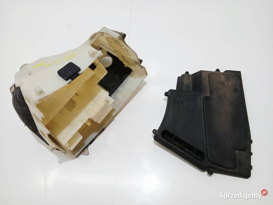 OBUDOWA SKRZYNKA BEZPIECZNIKÓW BMW E60 E61 OE Strzyżewice