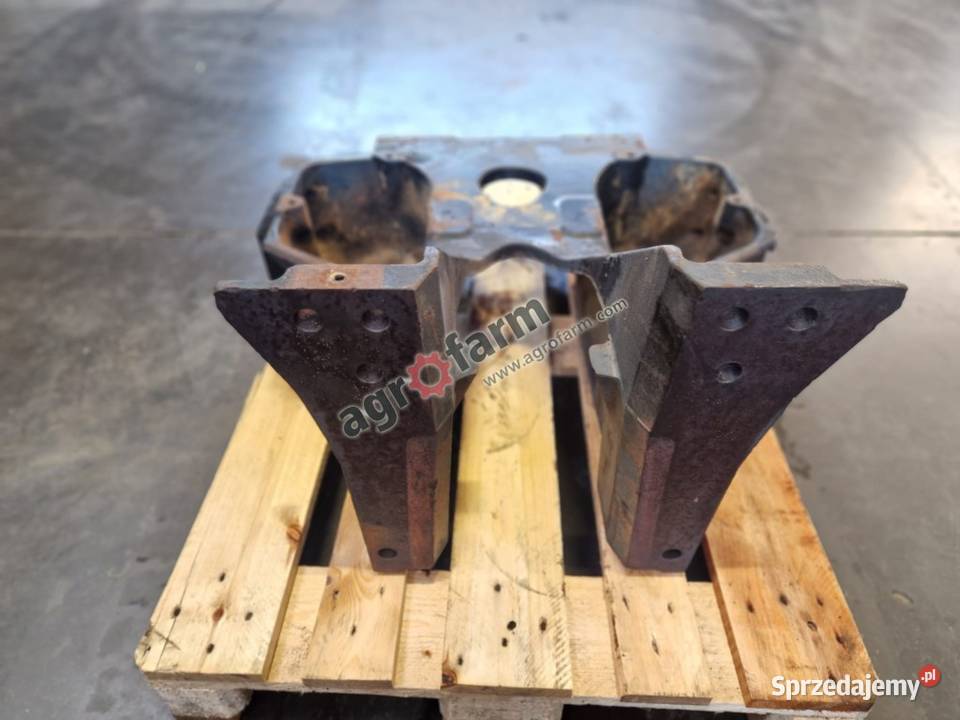 Przedni wspornik Case MX 180 200 220 240 270 Byków