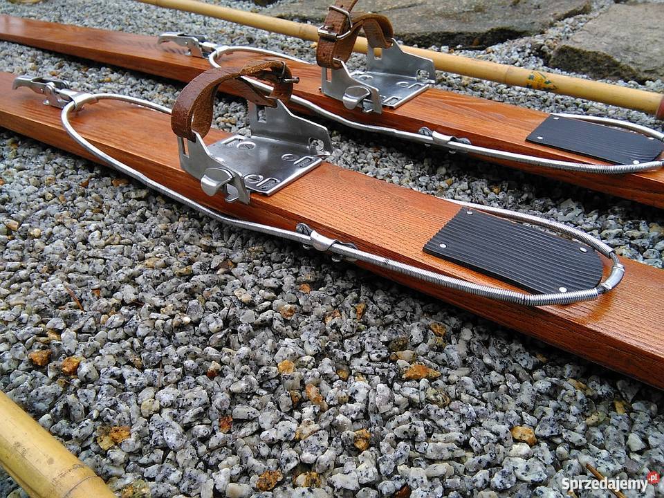 Stare drewniane narty retro z kijami Szklarska Poręba