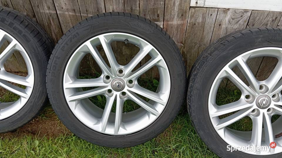 Opel Felgi z oponami R18 245x45 8J ET42 5x120 Radom sprzedam