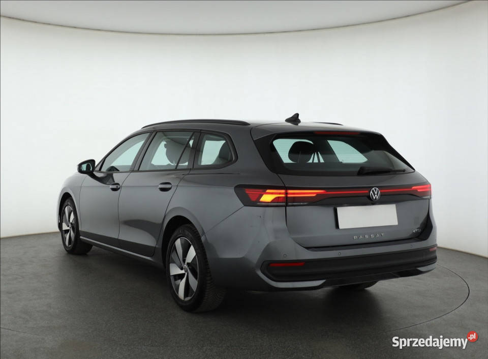 VW Passat 15 eTSI ACT podgrzewane fotele