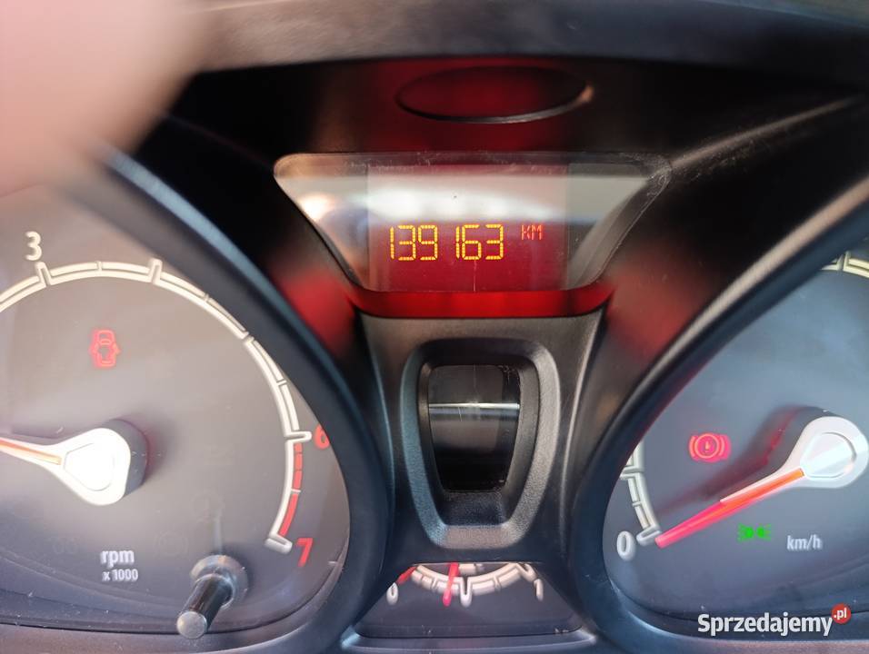 Ford Fiesta 12 welurowa tapicerka Fiesta Kielno sprzedam