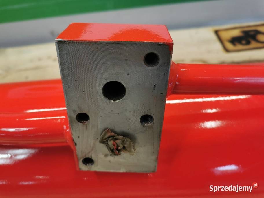 Siłownik główny ramienia Manitou MT 932 Wilkowo