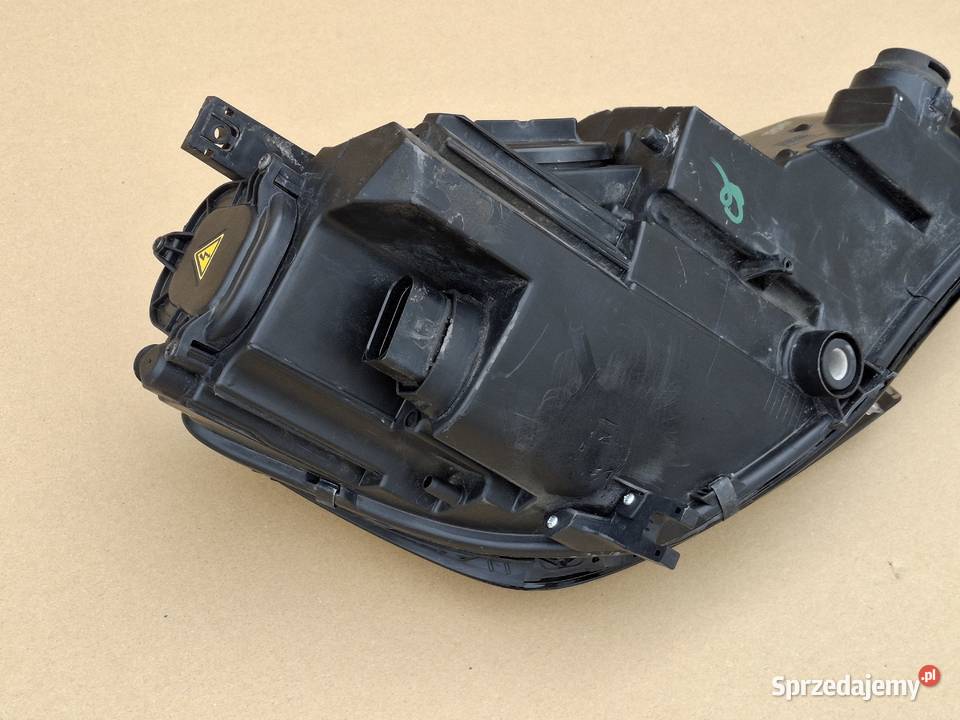 AUDI A4 B9 W8 15 REFLEKTOR LEWY XENON LED LAMPA osobowe Bieleń