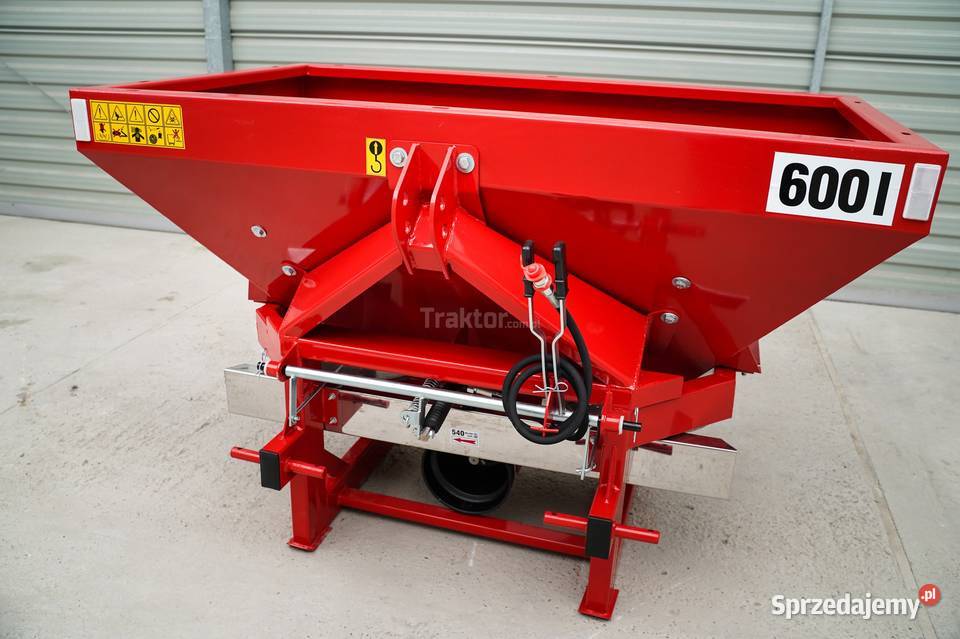 Rozsiewacz dwutarczowy jednozasypowy Tytan 600 Tajęcina