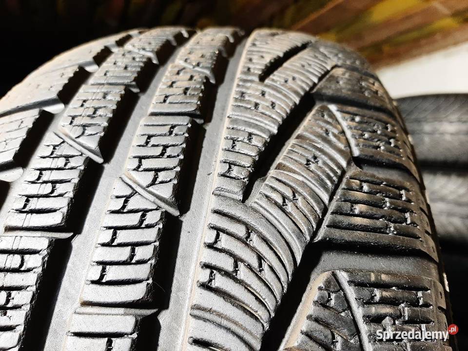 2x Opona UŻYWANA ZIMOWA 24555R17 PIRELLI 169 V do 240 km/h Zaścianki