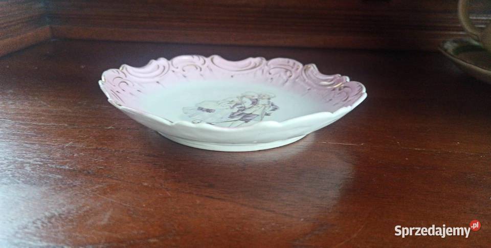 Patera z portretem dziewczyny Ze scenką dworską Porcelana i szkło Gdańsk sprzedam