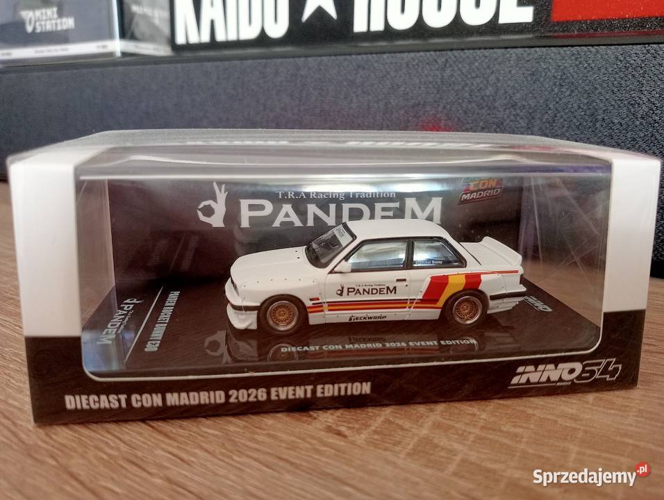 Inno64 164 BMW E30 Rocket Bunny Madryt 2026