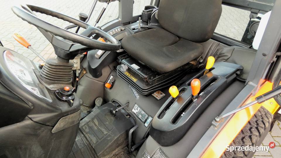 Traktor KUBOTA B2350 4x4 Pług Posypywarka sprzedam