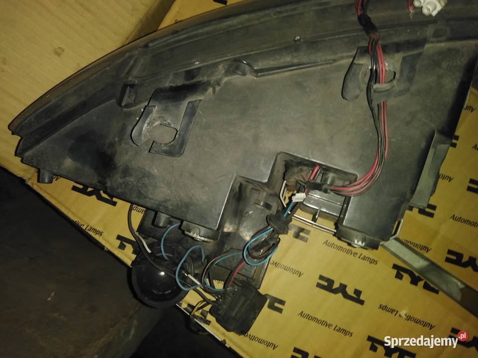 Sprzedam lampy przednie audi a4 b6 Słupca