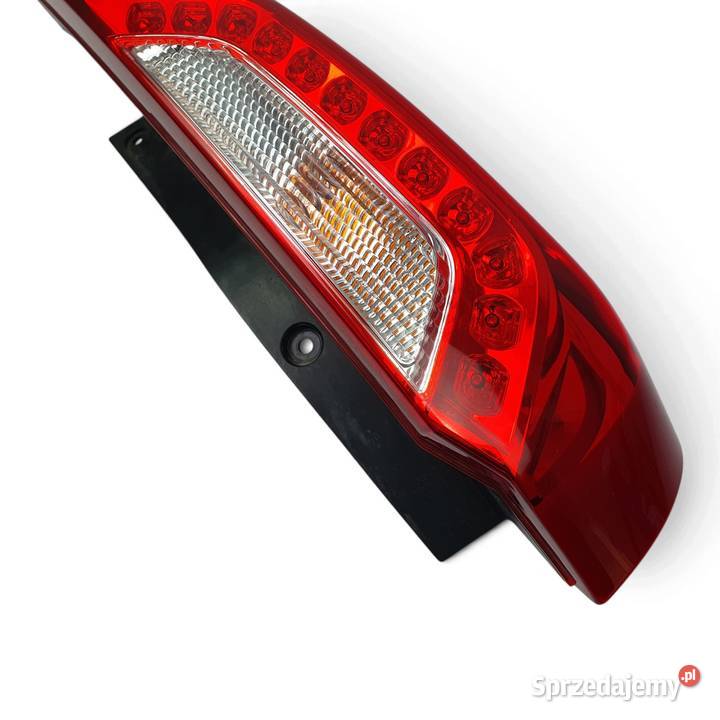 LAMPA PRAWA Nissan XTrail T31 20102013 tylna osobowe Lampy tylne Chełm