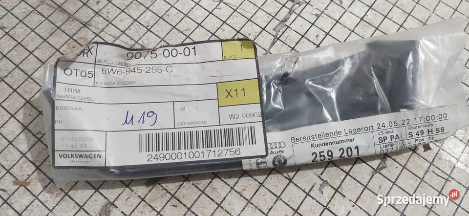 Zaślepka plastik lampy lewy tył klapa AUDI A5 lewe