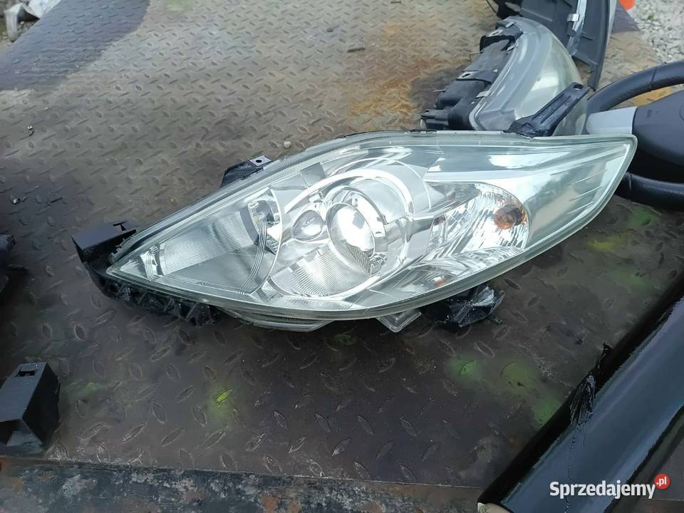 Lampy przednie kompletne Xenon ksenon Mazda 5 Bodzentyn