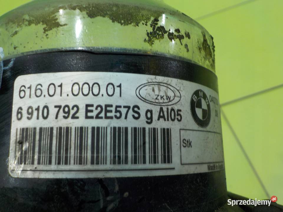 BMW X3 E83 30 B AUT 04r 5D halogen prawy 6910792 osobowe Suków sprzedam