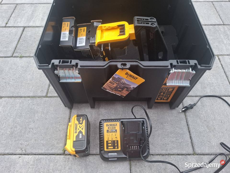 Gwoździarka DeWalt DCN 660 NT Z baterią i Gwoździarki