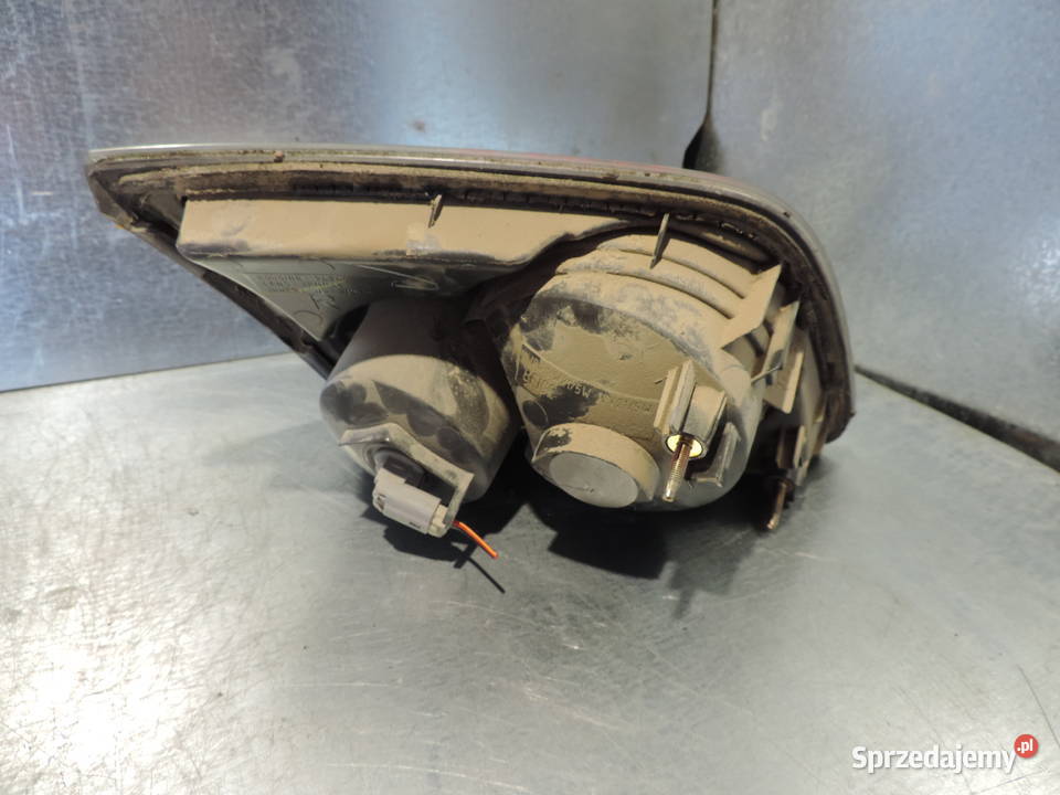 LAMPA PRAWY TYŁ W KLAPE MAZDA 6 SEDAN Rok produkcji 2003 małopolskie Nowy Sącz