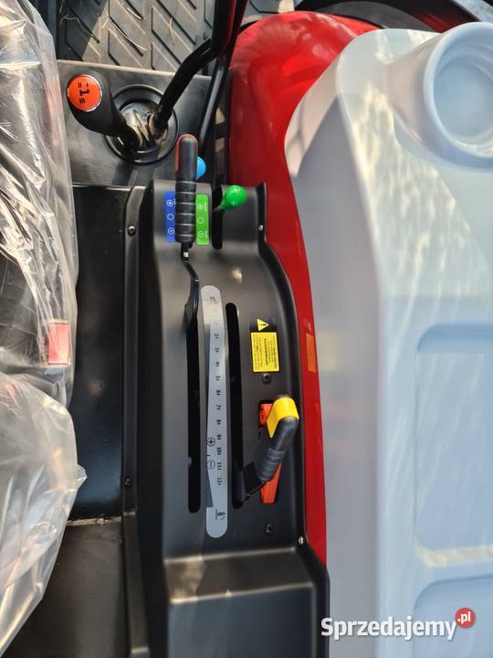 Ciągnik rolniczy sadowniczy ArmaTrac 584 63 sprzedam