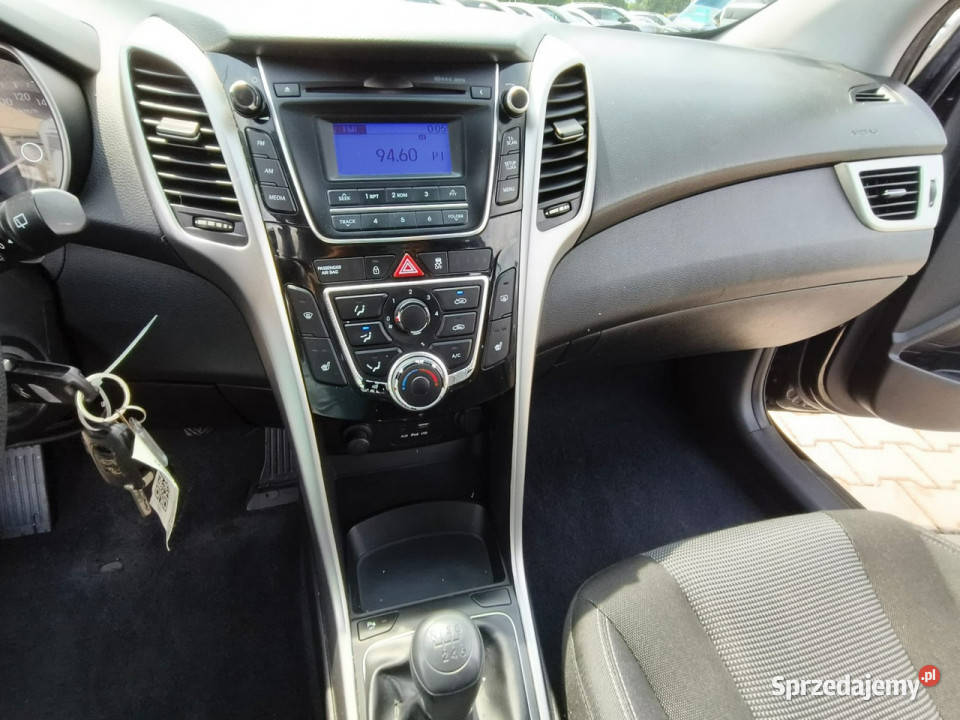 Hyundai i30 14 benzyna 100 ledy klimatyzacja Hatchback Kęty