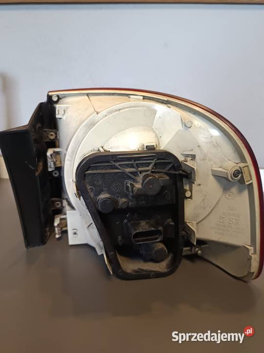 LAMPA TYŁ lewa Touareg I 02 7L6945095 osobowe Inowrocław