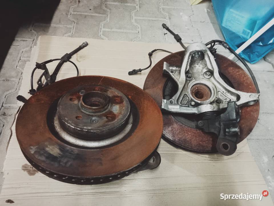 Zwrotnica lewa prawa Megane IV RS C97601 C97602 Wolsztyn