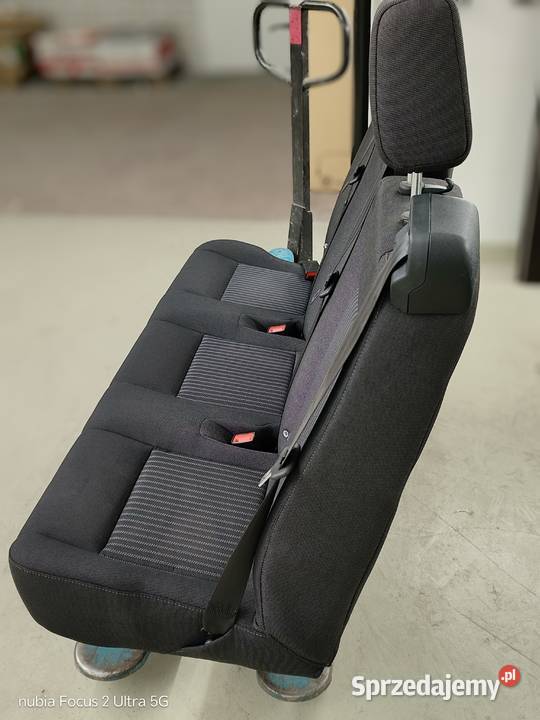Tylną kanapą Ford Tourneo Custom Ostrów Wielkopolski
