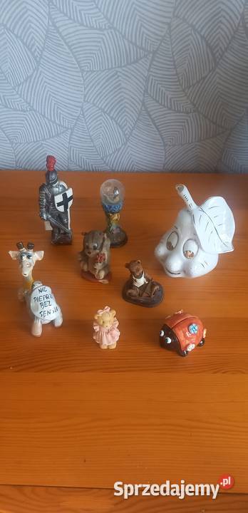 Figurki porcelanowe kolekcja 9 sztuk wielokolorowy Małkinia Górna sprzedam