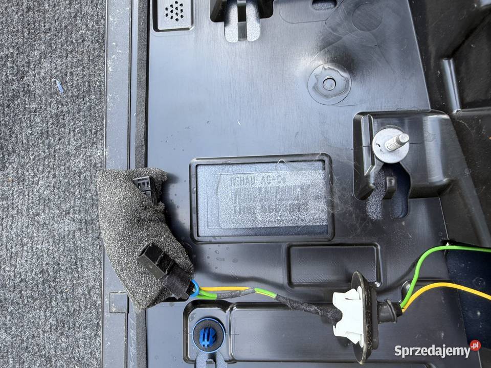 Spoiler klapy bagażnika Audi q3 2022 Sokołów Małopolski