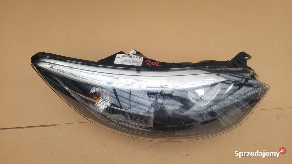 RENAULT CAPTUR I 13 LAMPA PRAWA REFLEKTOR PRAWY