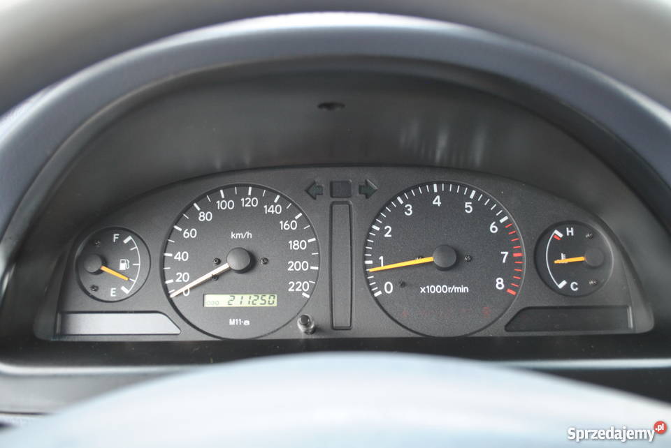 Toyota Picnic 20 benzyna 128 2 os Ciężarowy Vat1 Łódź