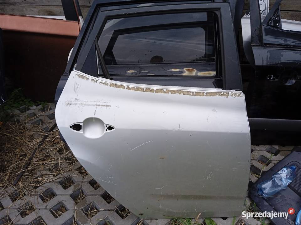 Drzwi prawe tylne prawy tył Hyundai ix 20 2010 Otwock