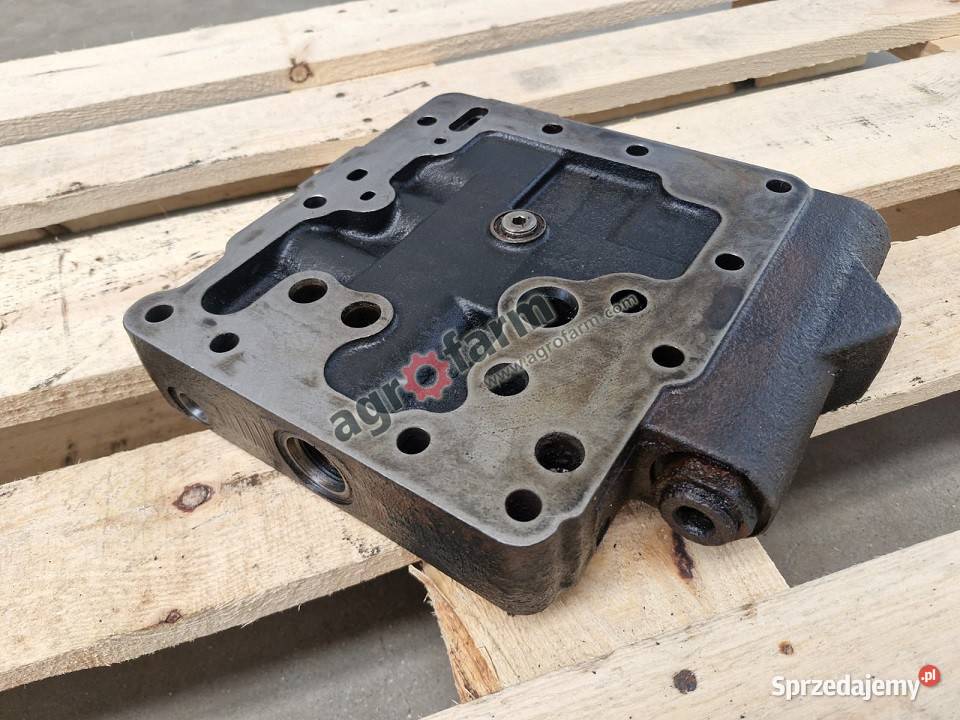 Zawór Case Magnum 235 250 260 280 dolnośląskie Byków