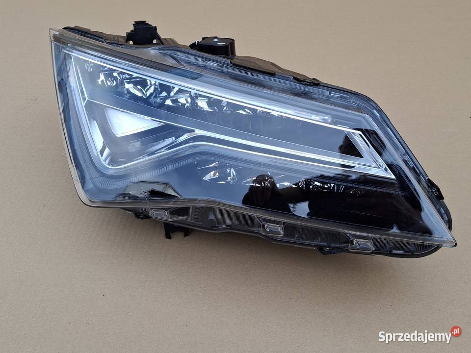 SEAT ATECA 1620 REFLEKTOR PRAWY FULL LED LAMPA osobowe Bieleń