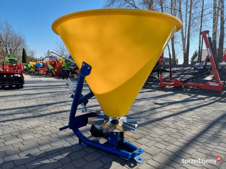 Rozsiewacz 300500L RODA Jednotarczowy trzy Rozsiewacze nawozów Przemyśl