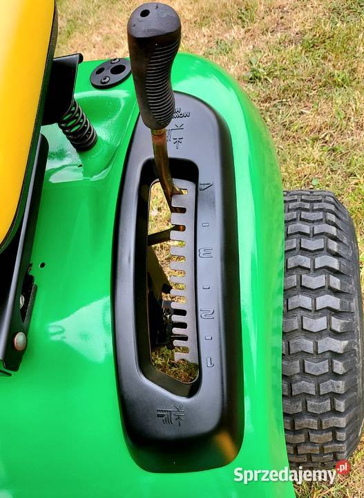 Traktorek ogrodowy John Deere D100 traktorek Kłodawa