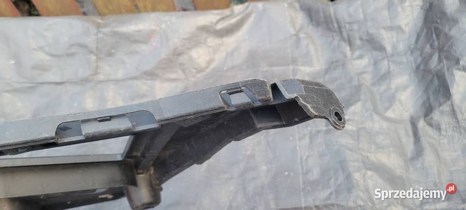 RENAULT LAGUNA III HB ŚLIZG ZDERZAKA PRAWY TYŁ