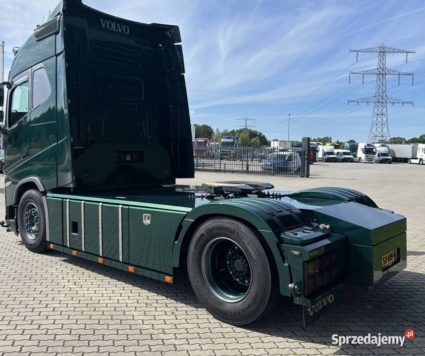 Ciagnik nowy model Volvo FH Warszawa