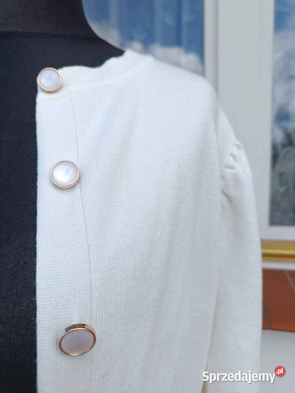Biały sweterek z perłowymi guziczkami r XL Rozmiar 42(XL) podkarpackie Dąbrowica