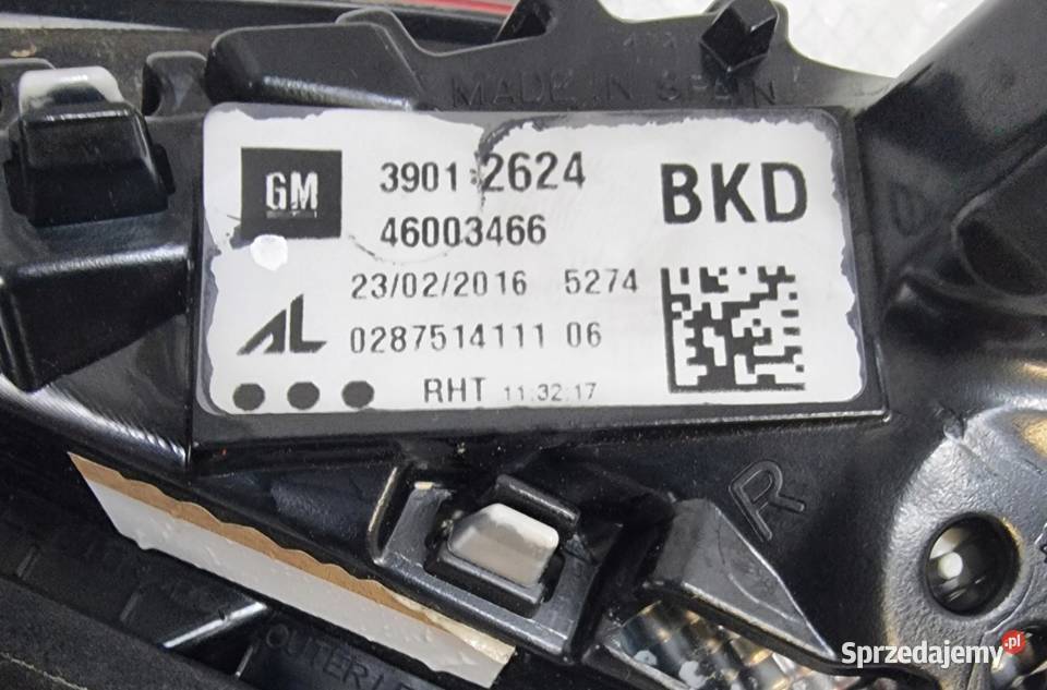 OPEL CORSA E LAMPA PRAWY TYŁ PRAWA TYLNA osobowe
