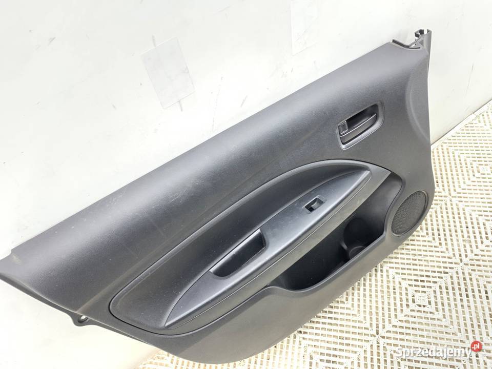 BOCZEK DRZWI LEWY PRZÓD MITSUBISHI MIRAGE SPACE