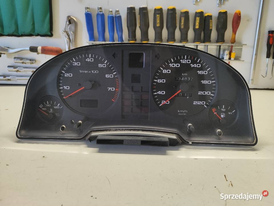 Licznik UN4 Audi 80 20 ABT ABK 334 osobowe łódzkie Lututów